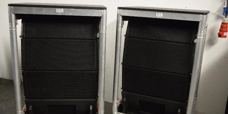 d&b Y8 line array loudspeakers in touring carts